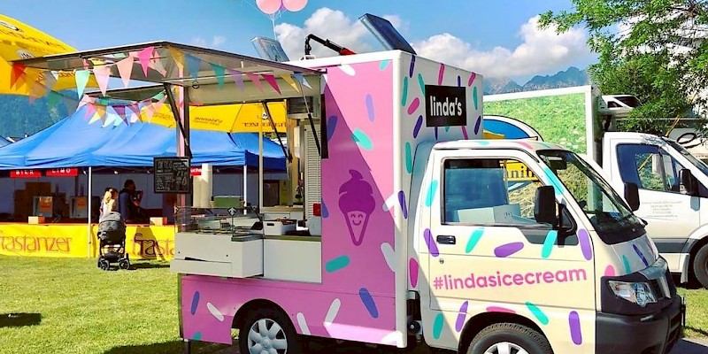 Linda e il gelato soft: per le strade austriache a bordo di un Porter Piaggio