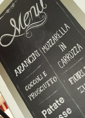 dettaglio lavagna menu Ape Street Food